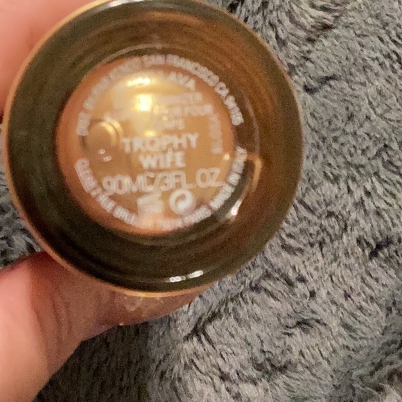 Fenty Trophy Wife Body Lava - Picture 4 of 6